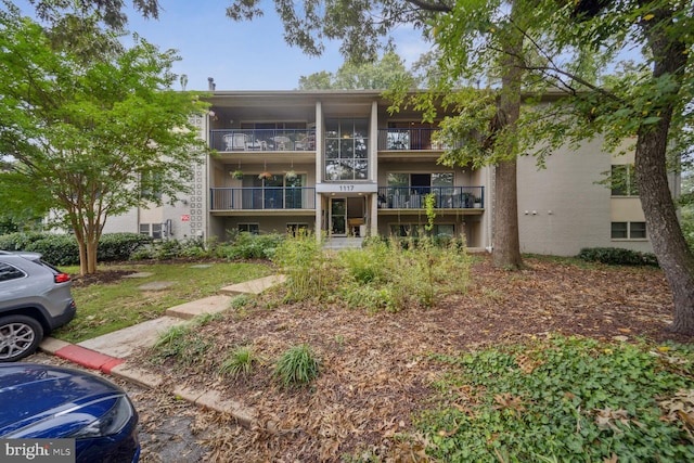 1117 Primrose Ct Unit 304, Annapolis, MD 21403 - view of property featuring uncovered parking