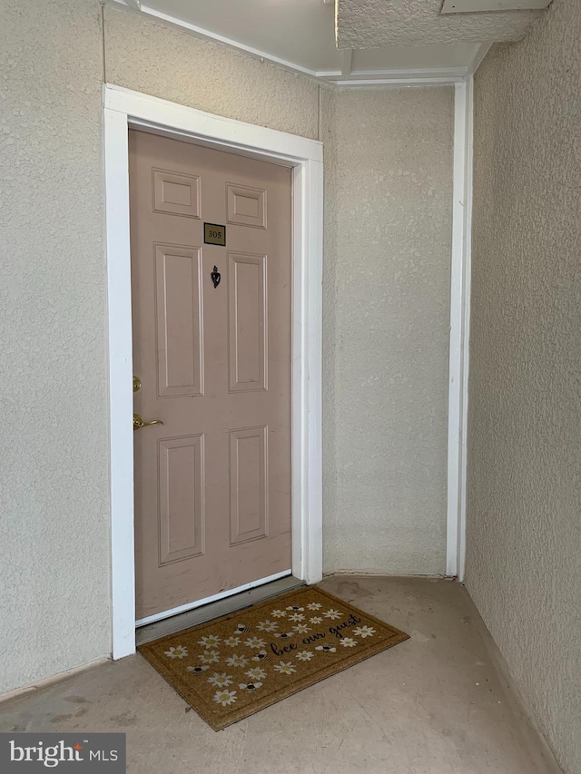 1504 Lincoln Way Unit 305, Mclean, VA 22102 - entrance to property with stucco siding