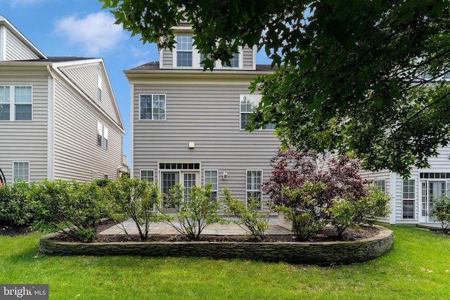 5968 Manorview Way, Alexandria, VA 22315 - back of property with a lawn and a patio area