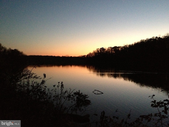 10447 Carriagepark Ct, Fairfax, VA 22032 - water view