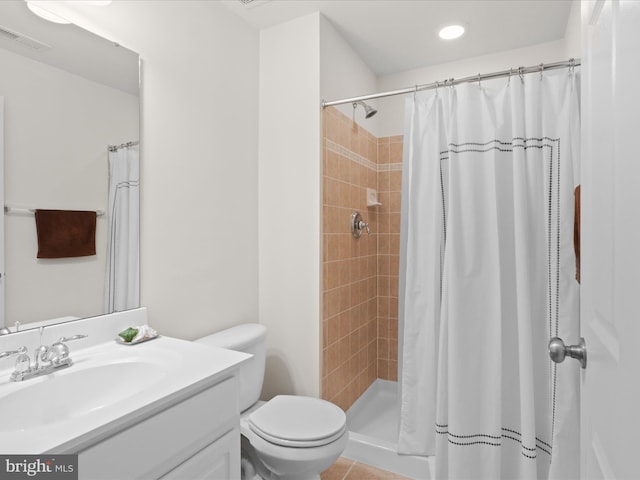 3903 Beeker Mill Pl, Chantilly, VA 20151 - full bath with vanity, a tile shower, and recessed lighting