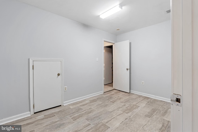 12307 Sandy Point Ct, Silver Spring, MD 20904 - unfurnished room with baseboards