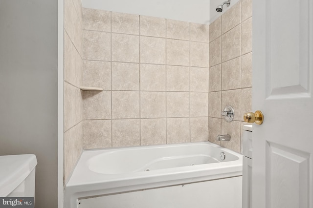 424 N Luzerne Ave N, Baltimore, MD 21224 - full bath featuring toilet and washtub / shower combination