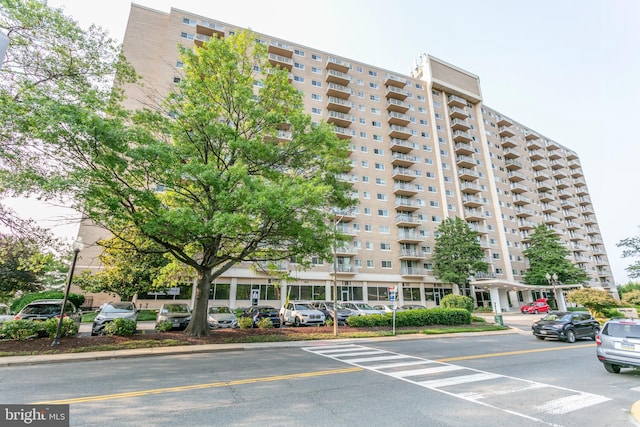 1225 Martha Custis Dr Unit 904, Alexandria, VA 22302 - view of apartment building / complex