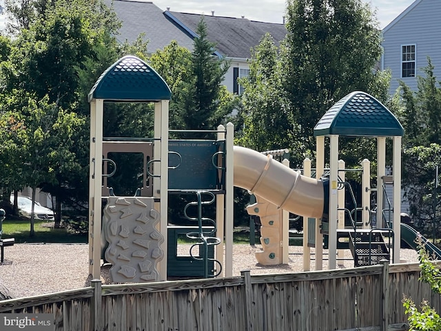 22864 Chestnut Oak Ter, Sterling, VA 20166 - view of play area