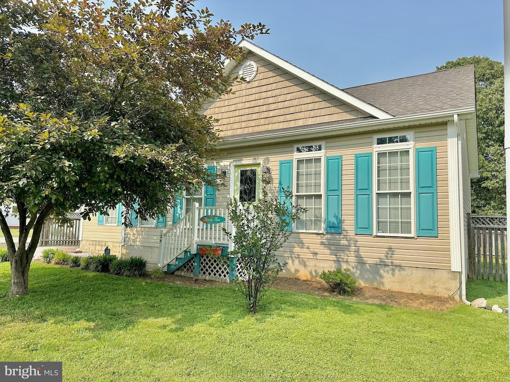 24 Bancroft Ave, Colonial Beach, VA 22443 - view of front of property