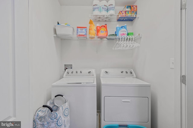 22946 Spicebush Dr Unit 1382, Clarksburg, MD 20871 - laundry room featuring washer and dryer