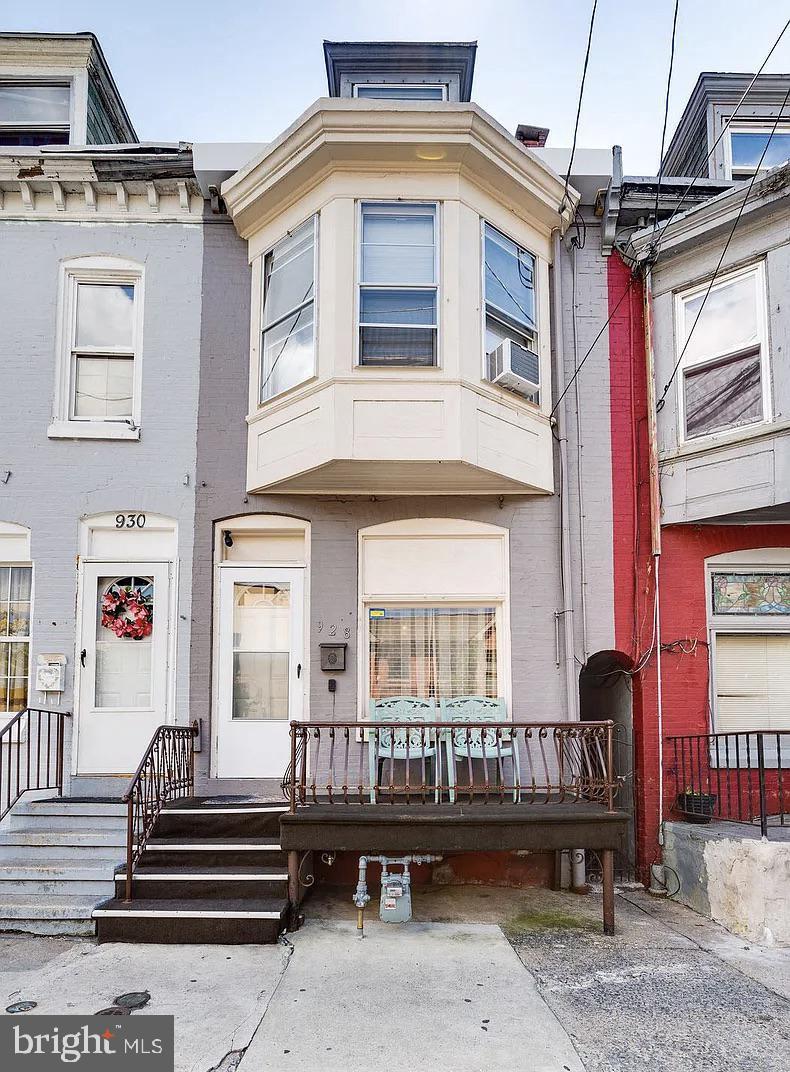 928 Muhlenberg St, Reading, PA 19602 - townhome / multi-family property with cooling unit