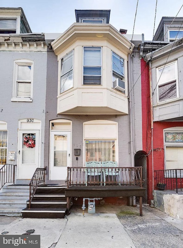 928 Muhlenberg St, Reading, PA 19602 - townhome / multi-family property with cooling unit
