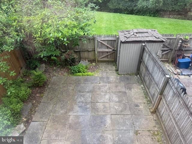 10627 Muirfield Dr, Potomac, MD 20854 - view of patio featuring a gate