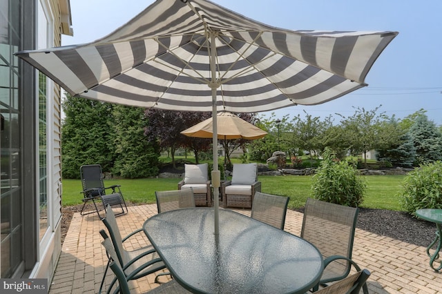 126 Windermere Dr, Palmyra, PA 17078 - view of patio featuring outdoor dining area