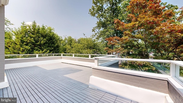 225 Dupont Cir, Wilmington, DE 19809 - view of wooden terrace