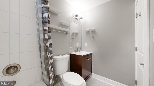 225 Dupont Cir, Wilmington, DE 19809 - full bathroom with vanity and a shower with curtain