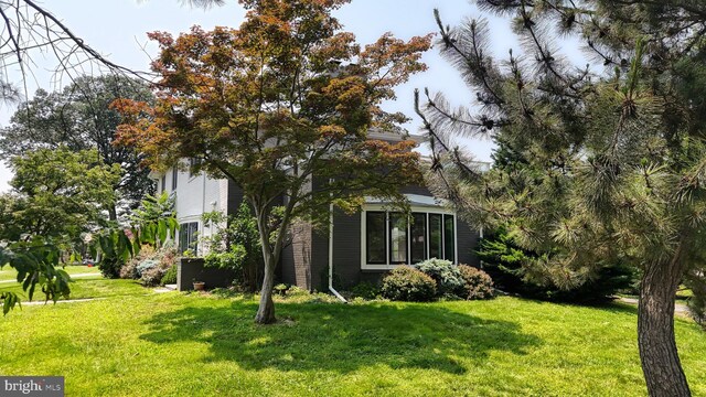 225 Dupont Cir, Wilmington, DE 19809 - view of home's exterior with a yard