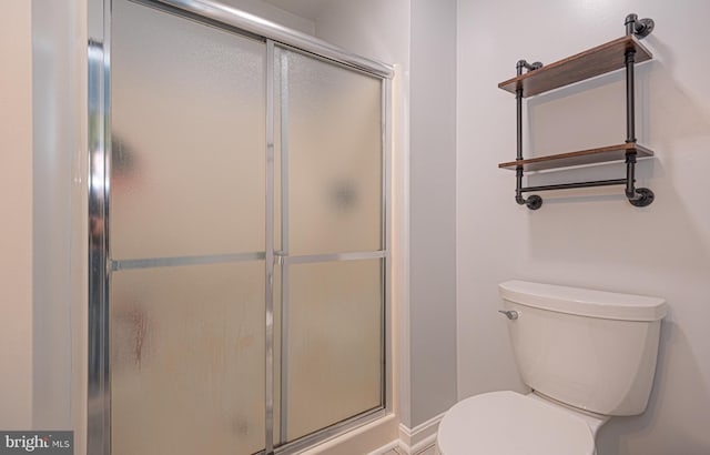 104 120th St Unit D82, Ocean City, MD 21842 - full bathroom with a shower with shower door, toilet, and baseboards