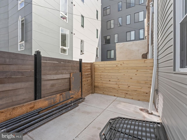 2331 N Front St, Philadelphia, PA 19133 - view of patio / terrace