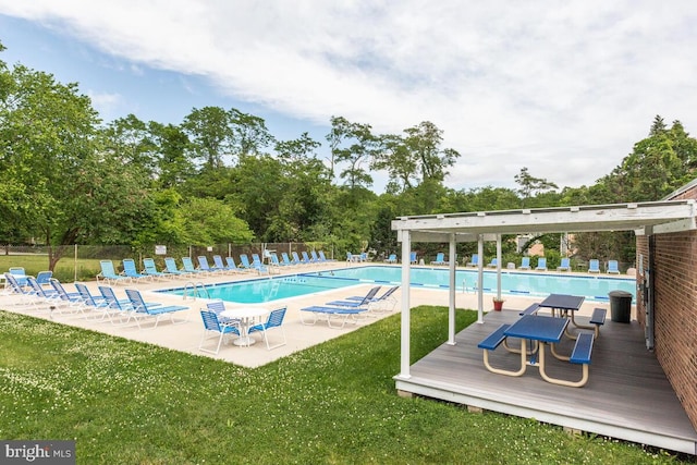 9 Silverwood Cir Unit 6, Annapolis, MD 21403 - community pool with a patio area