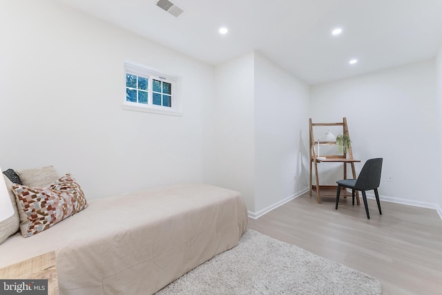 4377 Cherry Hill Rd, Arlington, VA 22207 - living area featuring wood finished floors and recessed lighting