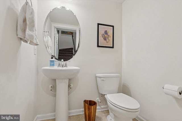 468 Rowan St, Warminster, PA 18974 - bathroom featuring toilet and baseboards