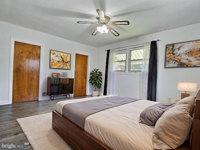 1927 N 15th St, Reading, PA 19604 - bedroom featuring wood finished floors and a ceiling fan