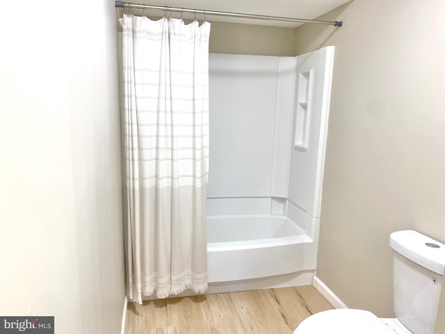 6 Kent Pl, Sewell, NJ 08080 - full bathroom with wood finished floors, toilet, shower / tub combo with curtain, and baseboards