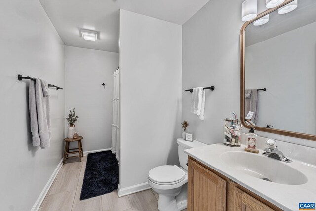 7 Sand Trap Ter, Palmyra, VA 22963 - bathroom with vanity and curtained shower
