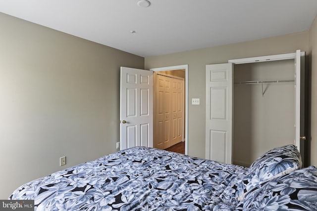 2504 Shelley Cir Unit 1B, Frederick, MD 21702 - bedroom featuring a closet
