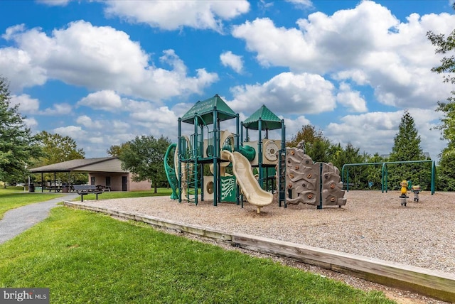 2504 Shelley Cir Unit 1B, Frederick, MD 21702 - communal playground with a yard