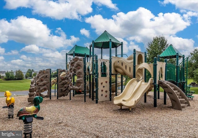 2504 Shelley Cir Unit 1B, Frederick, MD 21702 - view of community play area