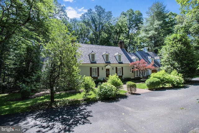 11801 Glen Mill Rd, Potomac, MD 20854 - new england style home featuring a chimney