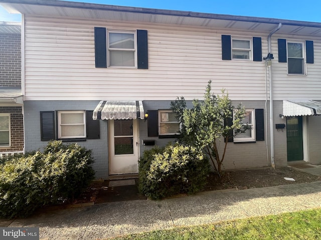 110 S Broadway, Frostburg, MD 21532 - multi unit property with brick siding