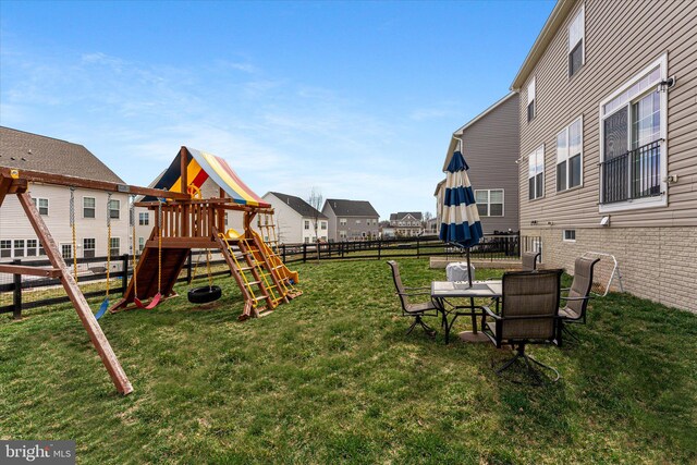 17968 Ridgewood Pl, Round Hill, VA 20141 - view of yard featuring a playground and a residential view