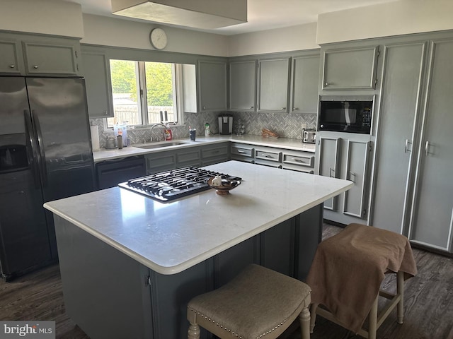 180 E Butler Ave, Vineland, NJ 08360 - kitchen featuring a sink, appliances with stainless steel finishes, and gray cabinetry
