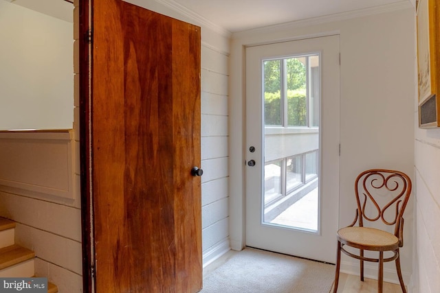 555 Hillcrest Ave, State College, PA 16803 - entryway with crown molding