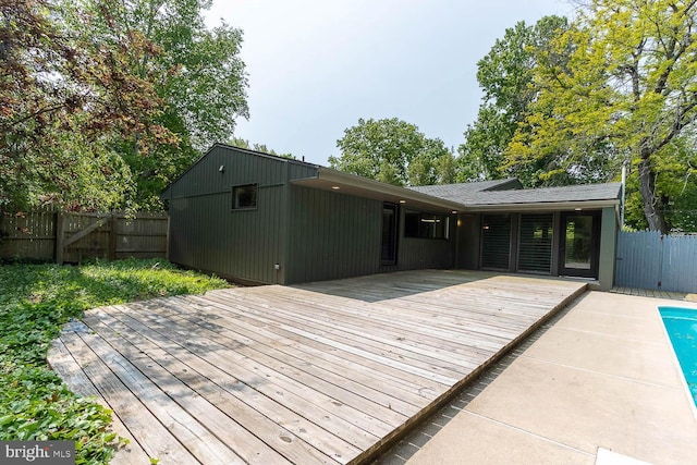 555 Hillcrest Ave, State College, PA 16803 - view of wooden terrace