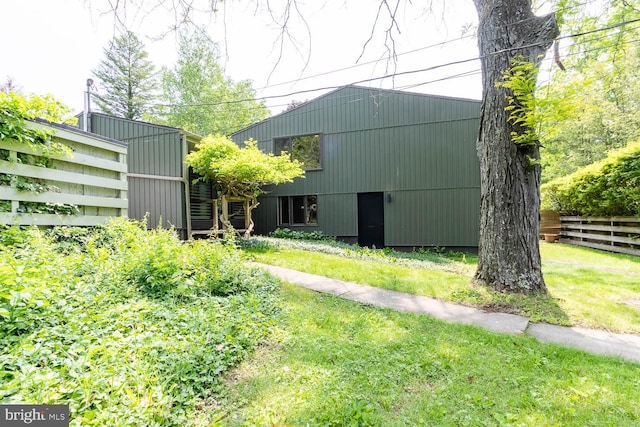555 Hillcrest Ave, State College, PA 16803 - view of yard