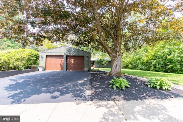 555 Hillcrest Ave, State College, PA 16803 - view of detached garage