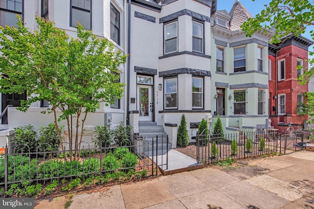 1713 4th St NW, Washington, DC 20001 - view of front of house featuring a fenced front yard