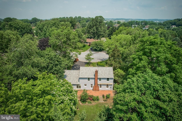 2640 Breezewood Dr, Lancaster, PA 17601 - aerial view of property and surrounding area with a heavily wooded area