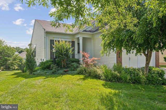 9 Brant Ct, Fredericksburg, VA 22406 - view of front facade with a front lawn and an attached garage
