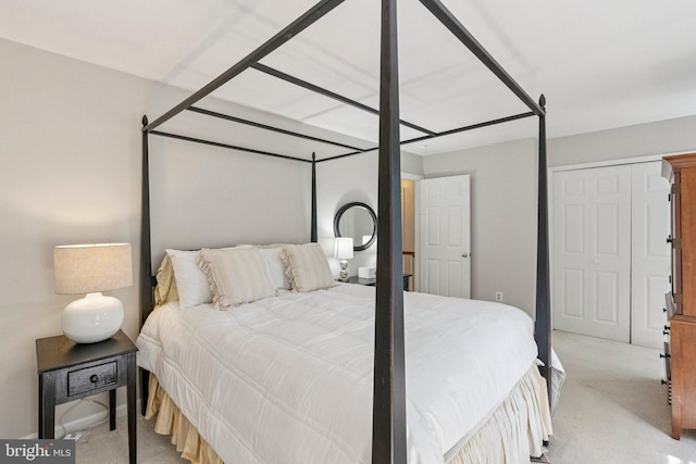 2085 Cobblestone Ln, Reston, VA 20191 - bedroom with light colored carpet