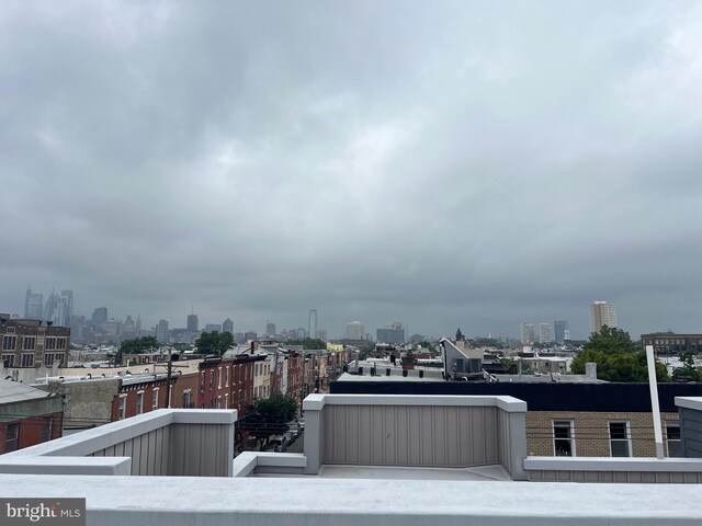 1603 S 6th St, Philadelphia, PA 19148 - deck with a view of skyline