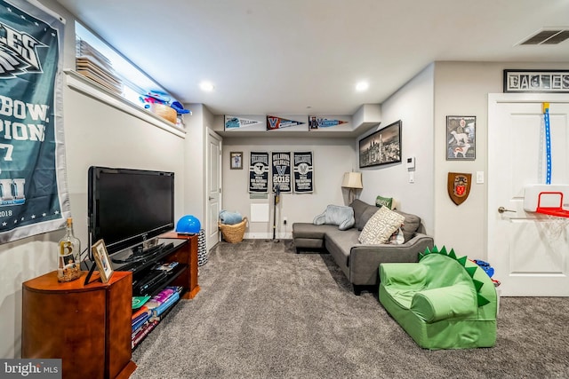 1603 S 6th St, Philadelphia, PA 19148 - carpeted living room featuring recessed lighting