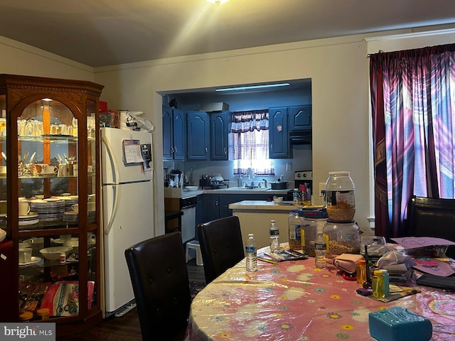 504 Woodcliffe Rd, Upper Darby, PA 19082 - dining room with ornamental molding
