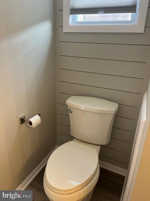 8 Florence Tollgate Pl, Florence, NJ 08518 - bathroom featuring toilet, baseboards, and wood finished floors