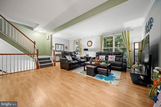 5341 Yellow Turtle Pl, Woodbridge, VA 22193 - living area featuring wood finished floors and stairway