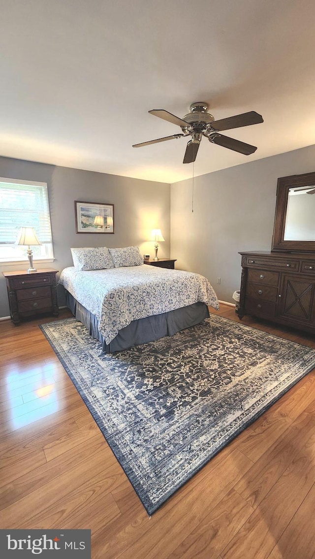15204 Watergate Rd, Silver Spring, MD 20905 - bedroom with wood finished floors and a ceiling fan
