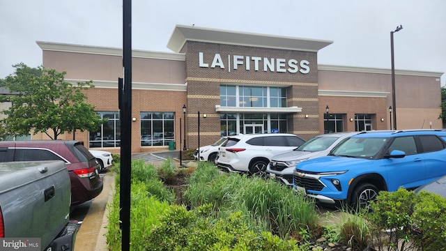 15204 Watergate Rd, Silver Spring, MD 20905 - view of commercial property with uncovered parking