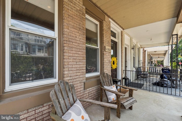 152 W Sharpnack St, Philadelphia, PA 19119 - view of covered porch