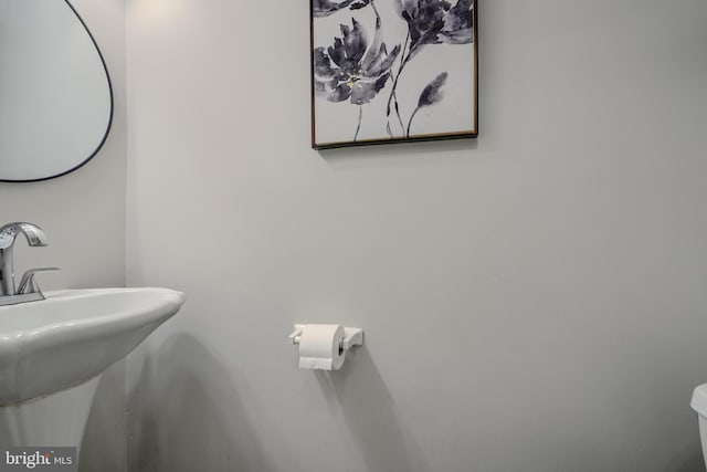 608 Budleigh Cir, Lutherville Timonium, MD 21093 - bathroom with a sink and toilet